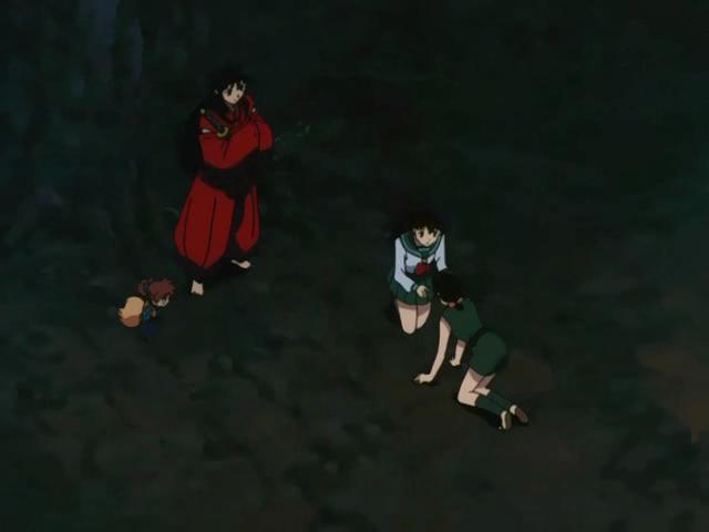 Otaku Gallery  / Anime e Manga / Inu-Yasha / Screen Shots / Episodi / 013 - L`enigma della luna nuova! Inuyasha dai capelli neri! / 127.jpg